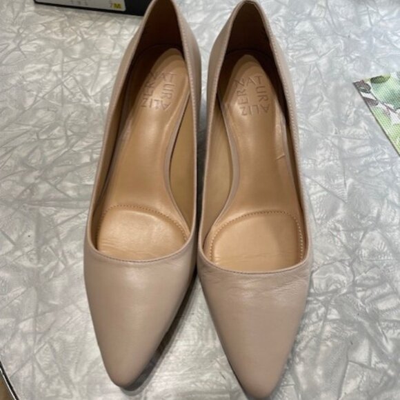 NEW In Box Naturalizer Nude Tan Colour Kitten Heel Pumps Size 7 - Picture 1 of 6
